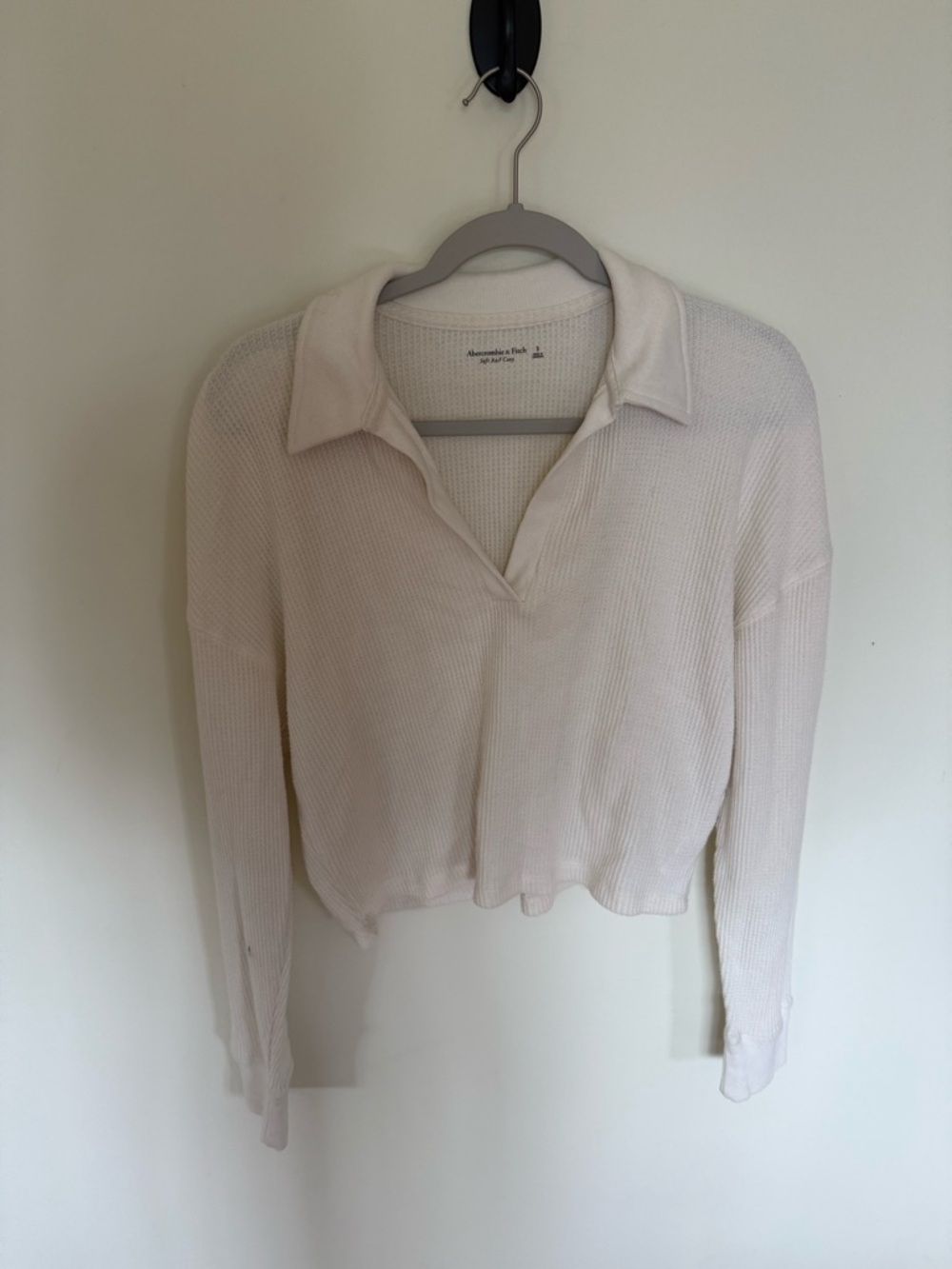 Abercrombie & Fitch Cream V-Neck Long-Sleeve Pullover Sweater